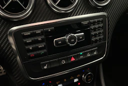 punainen Mercedes-Benz A 2013 kuva 18.