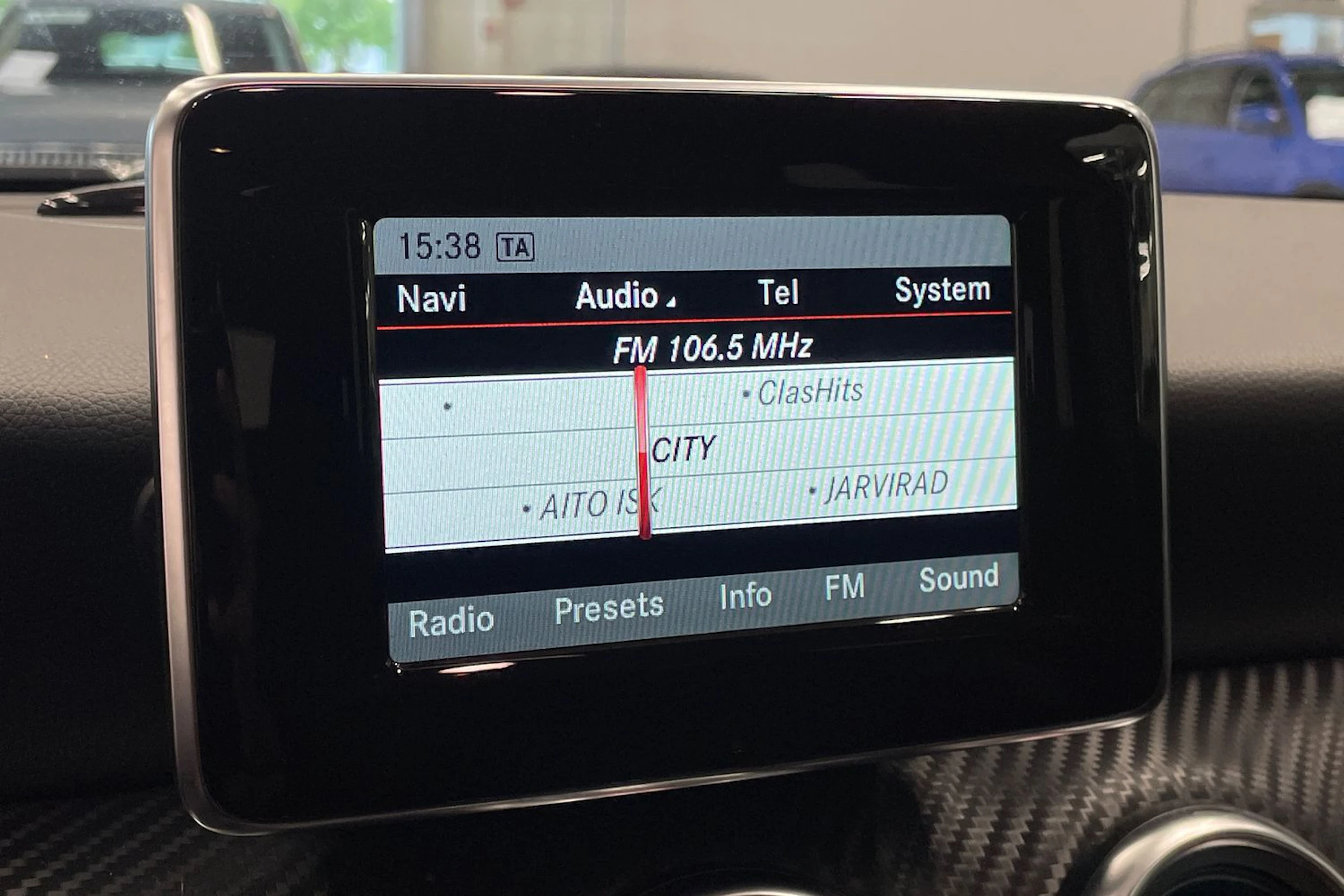 punainen Mercedes-Benz A 2013 kuva 19.
