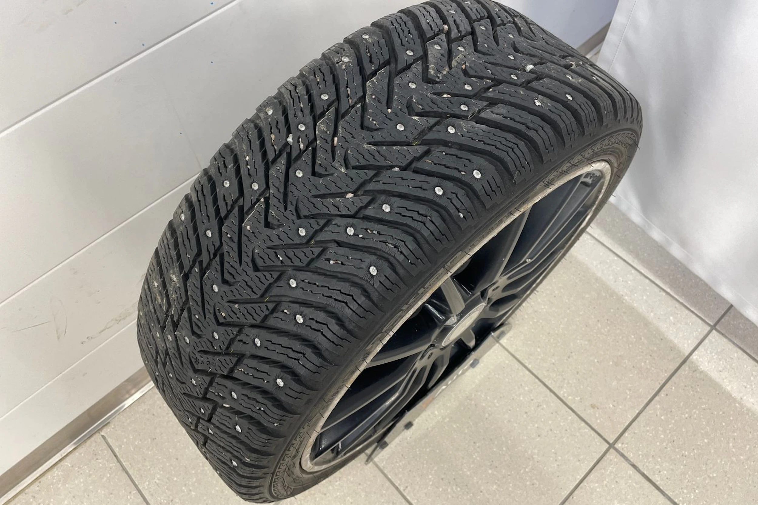 punainen Mercedes-Benz A 2013 kuva 22.