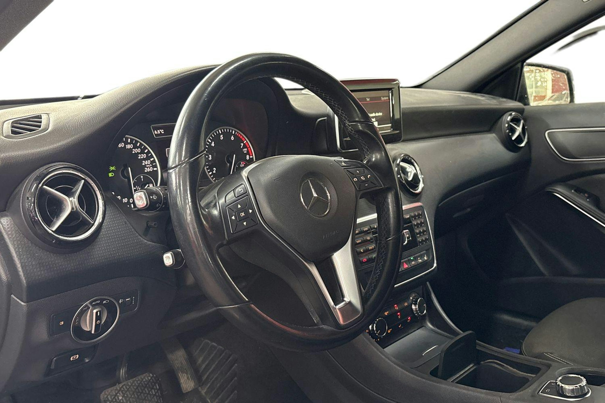 Musta Mercedes-Benz A 2013 kuva 3.