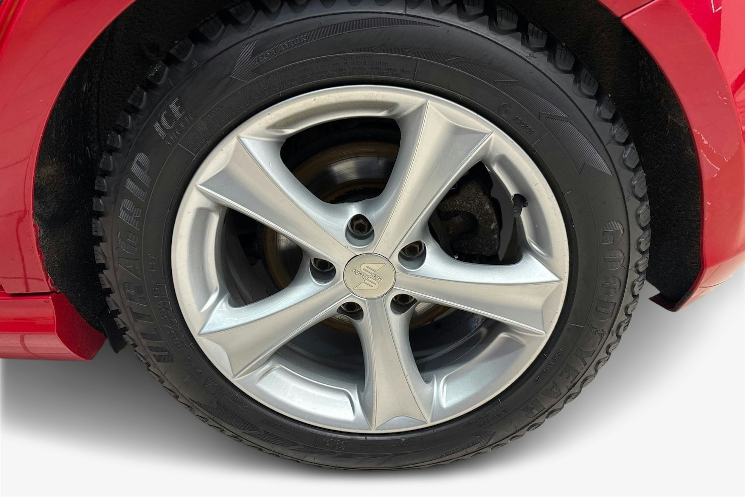 Punainen Mercedes-Benz A 2013 kuva 11.