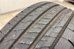 Punainen Mercedes-Benz A 2013 kuva 15.