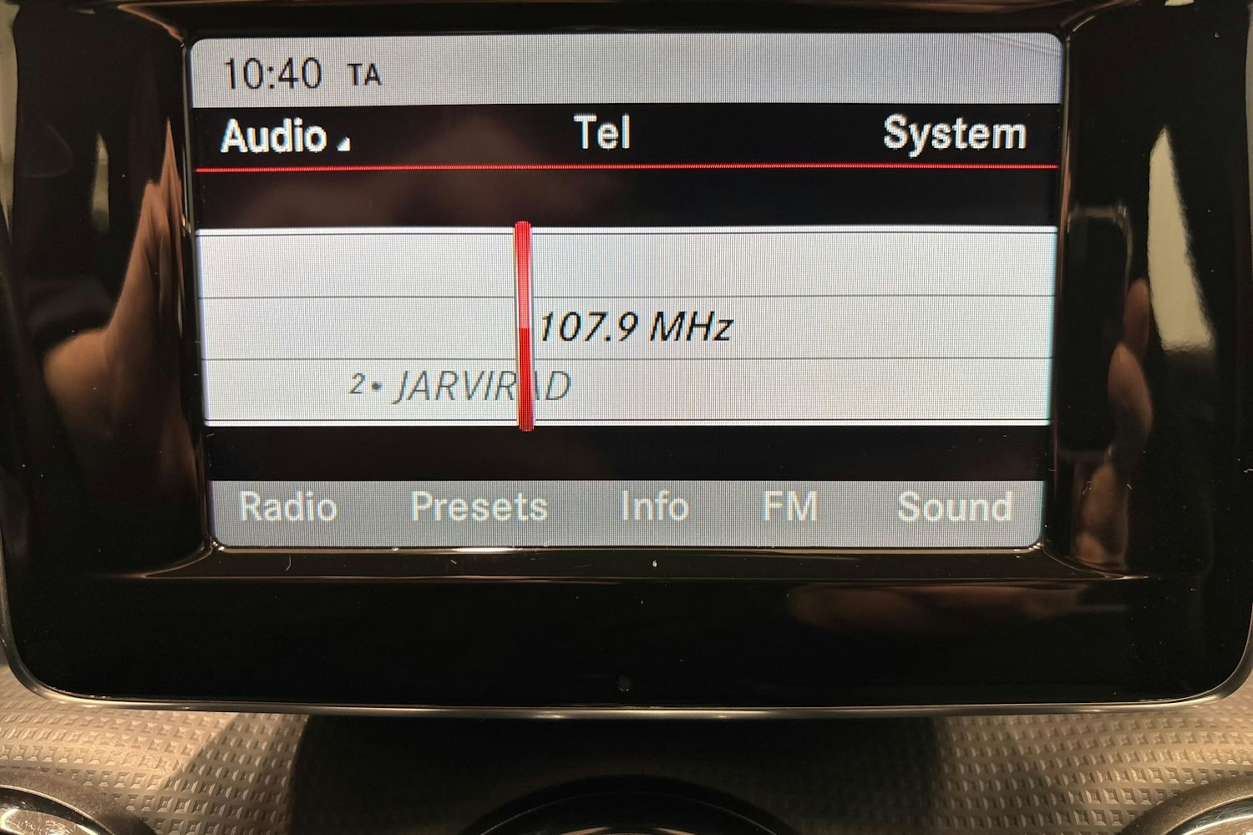 Punainen Mercedes-Benz A 2013 kuva 17.