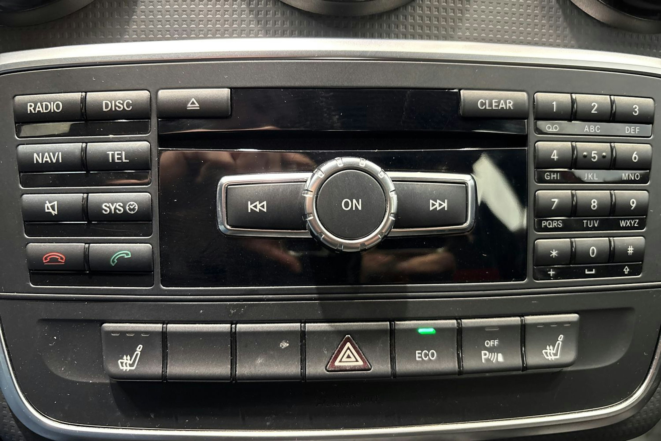 Punainen Mercedes-Benz A 2013 kuva 19.