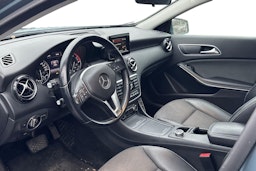Sininen Mercedes-Benz A 2013 kuva 3.