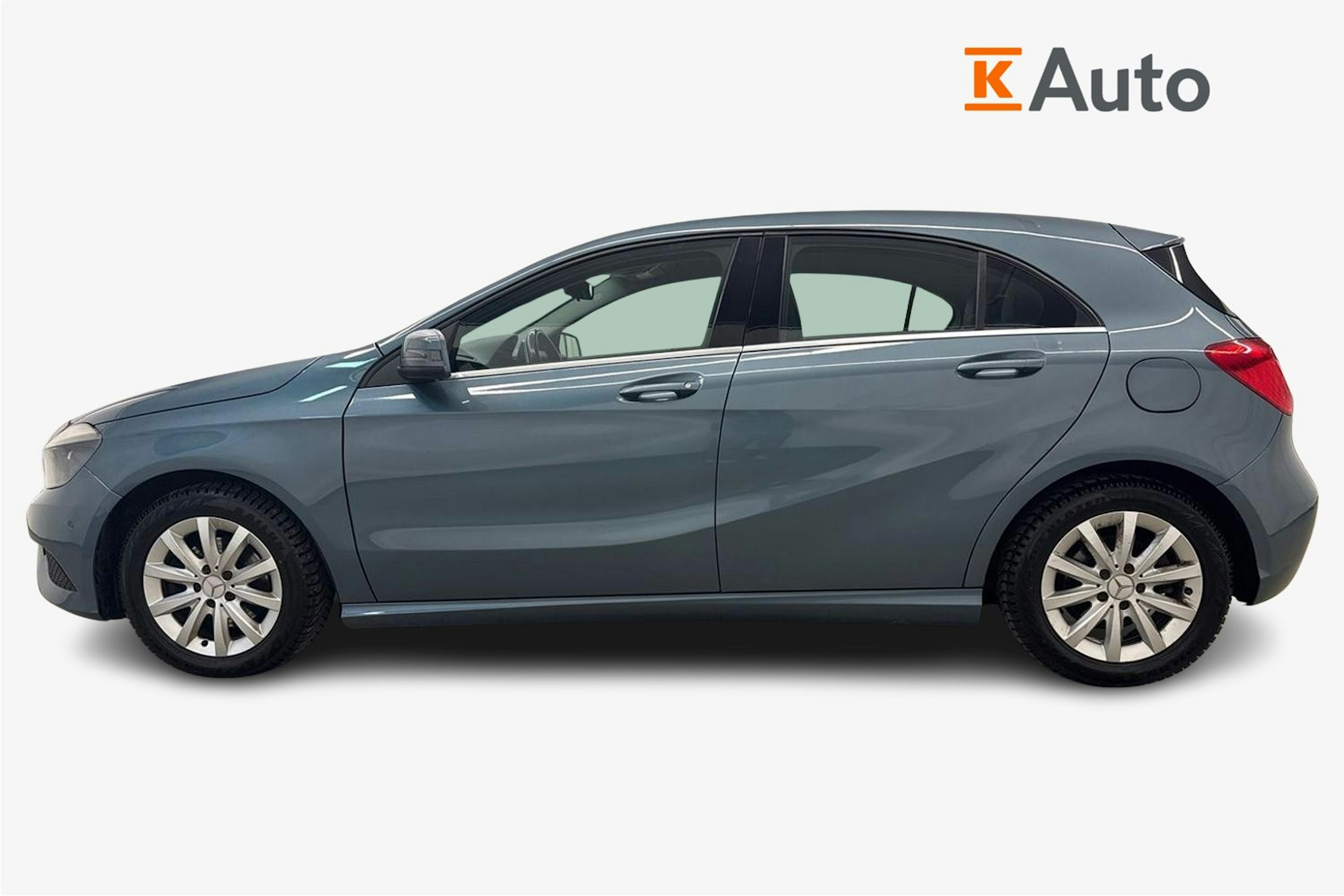 Sininen Mercedes-Benz A 2013 kuva 6.