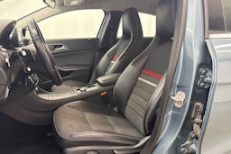 Sininen Mercedes-Benz A 2013 kuva 12.