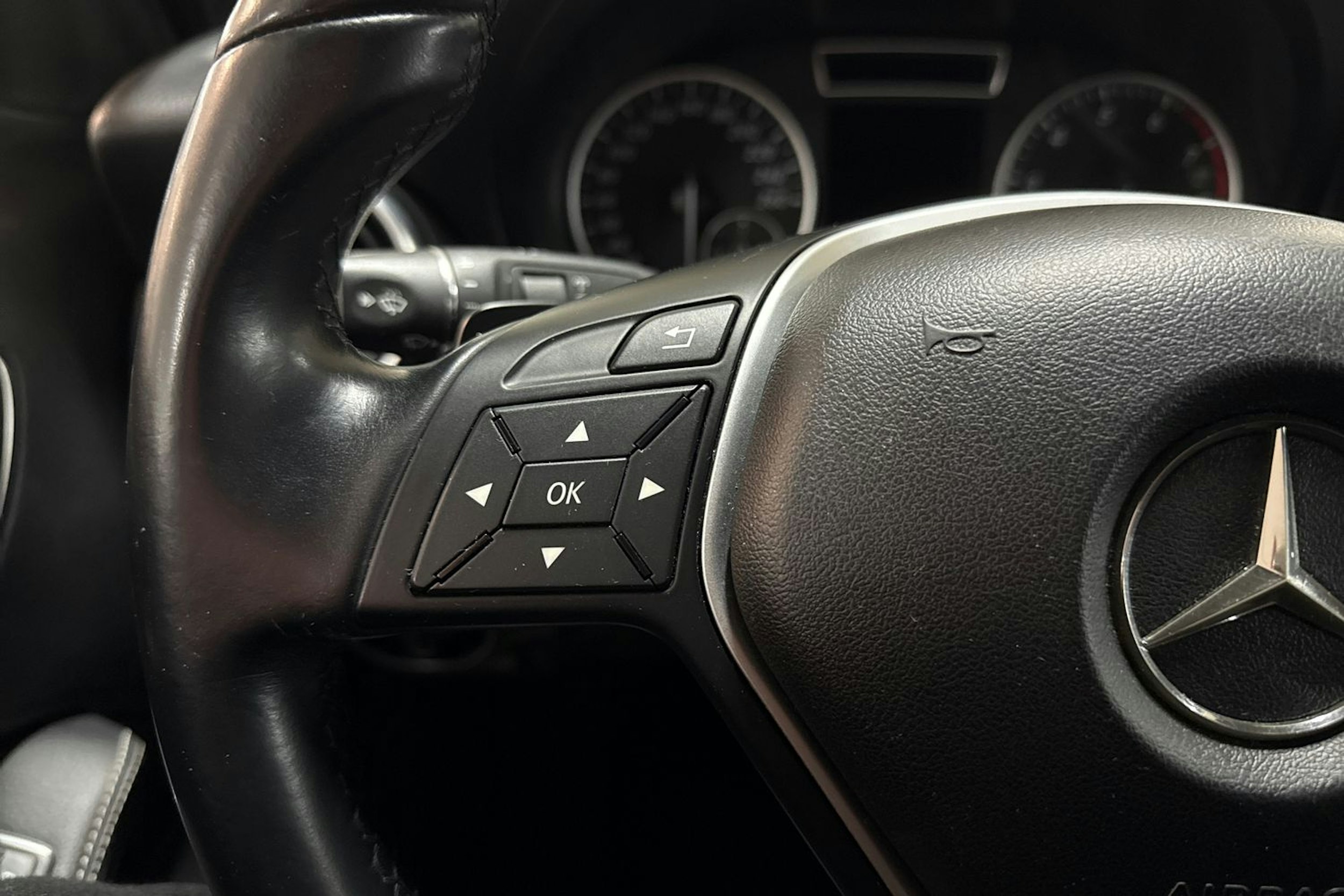 Valkoinen Mercedes-Benz A 2014 kuva 15.