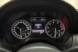 Valkoinen Mercedes-Benz A 2014 kuva 17.