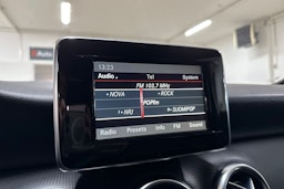 Valkoinen Mercedes-Benz A 2014 kuva 18.