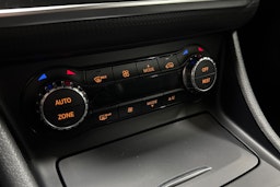 Valkoinen Mercedes-Benz A 2014 kuva 21.