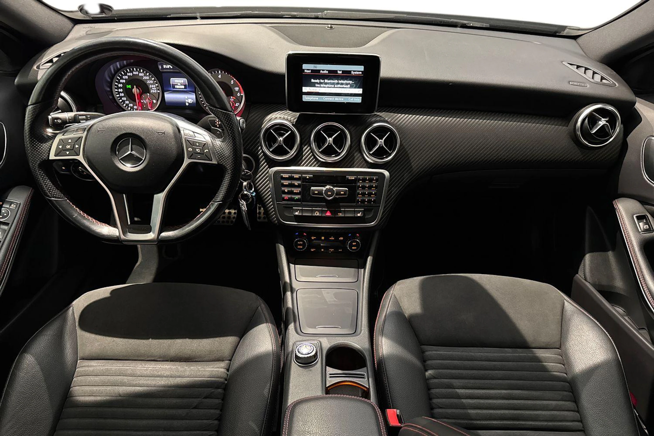 musta Mercedes-Benz A 2014 kuva 7.