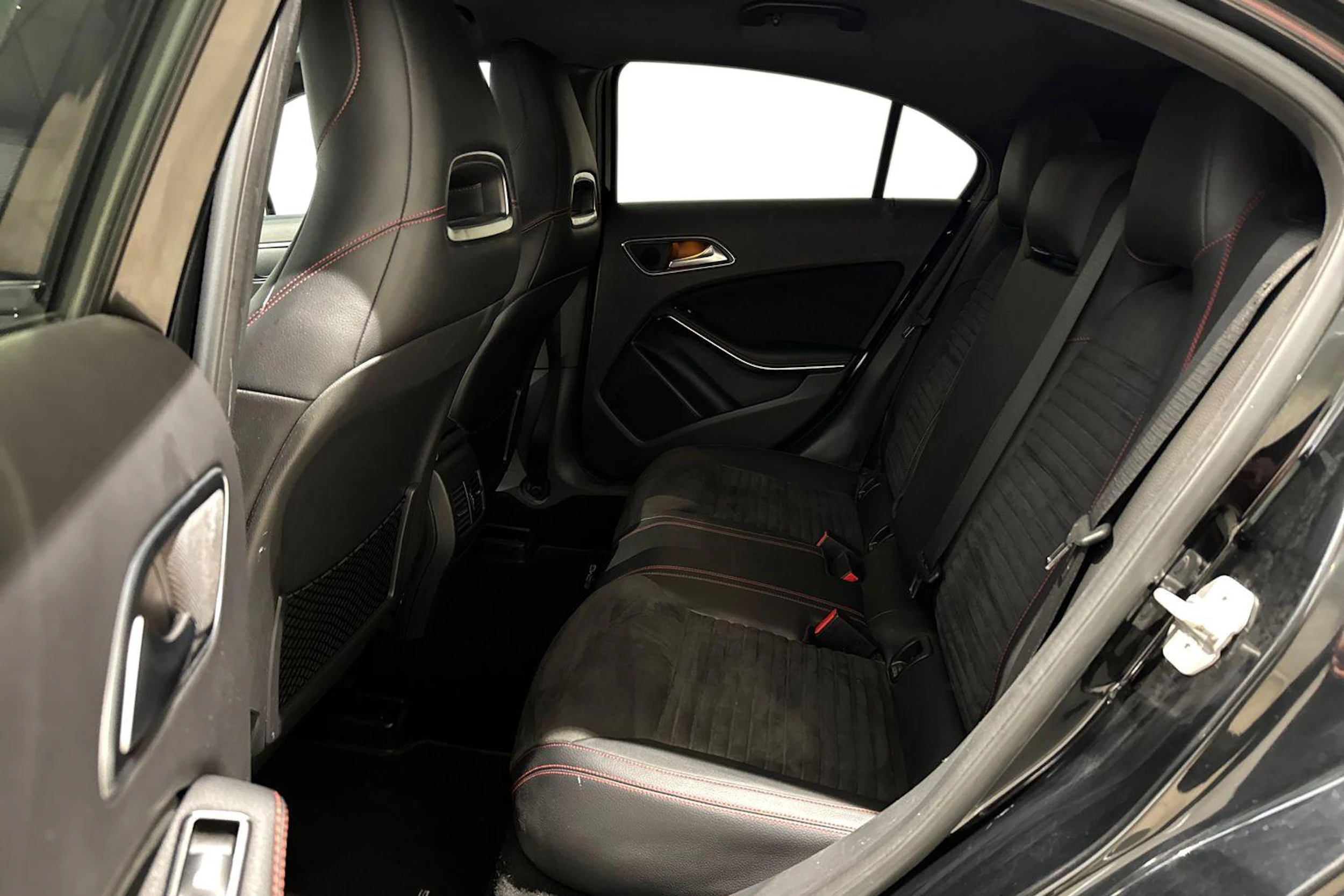 musta Mercedes-Benz A 2014 kuva 8.