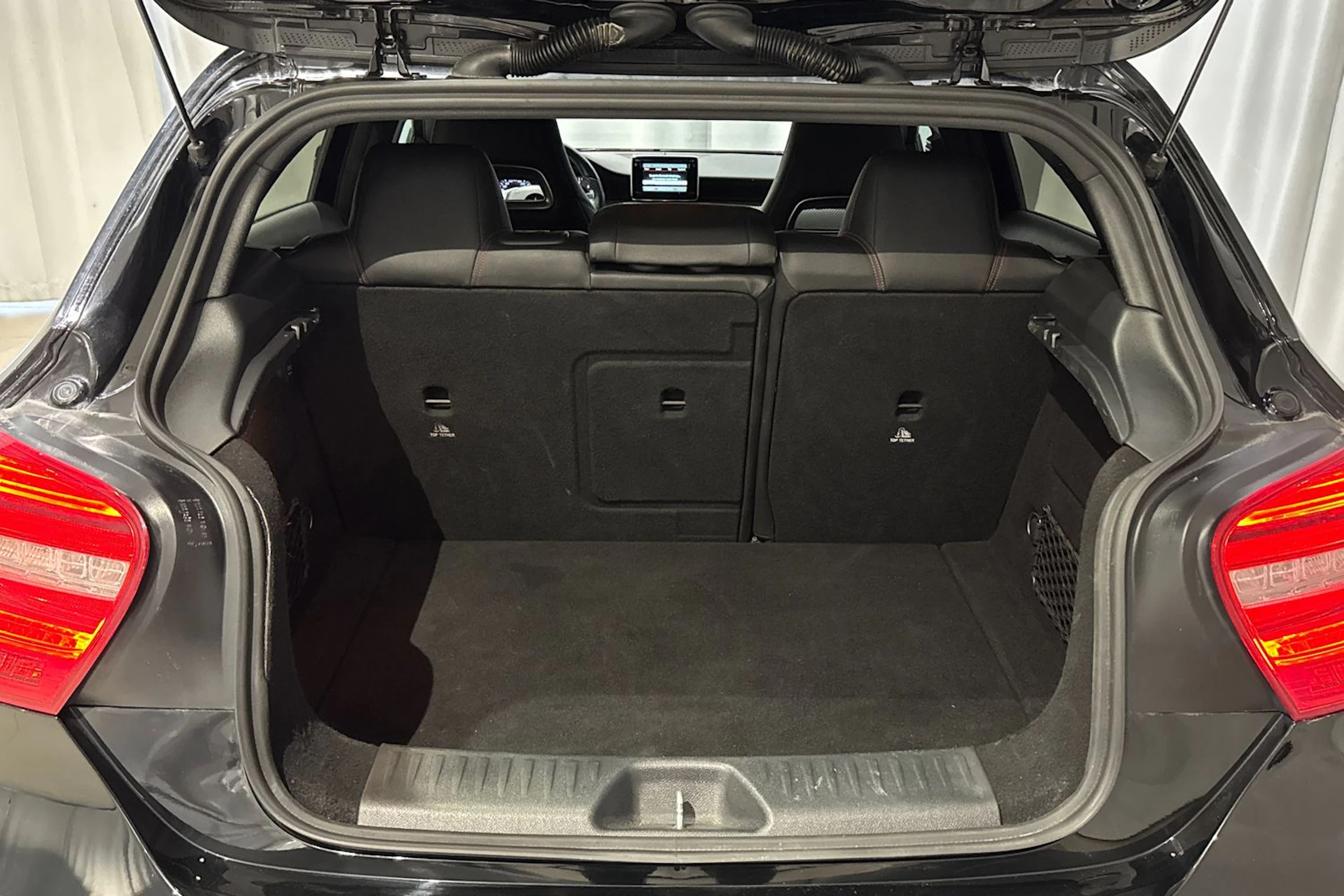 musta Mercedes-Benz A 2014 kuva 12.