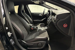 musta Mercedes-Benz A 2014 kuva 13.