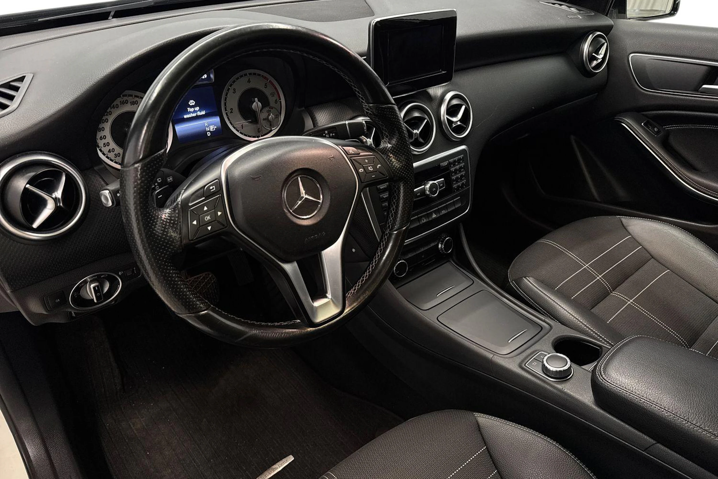 valkoinen Mercedes-Benz A 2014 kuva 6.