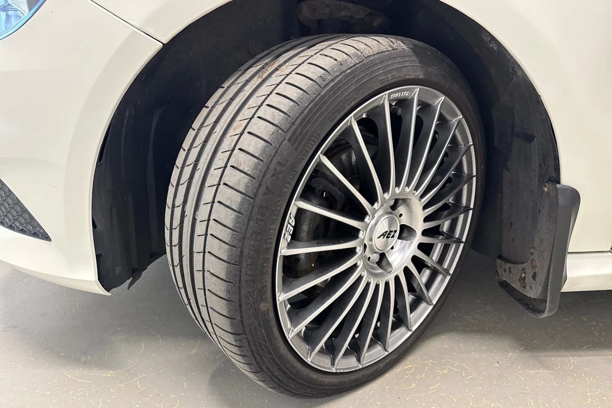 valkoinen Mercedes-Benz A 2014 kuva 10.