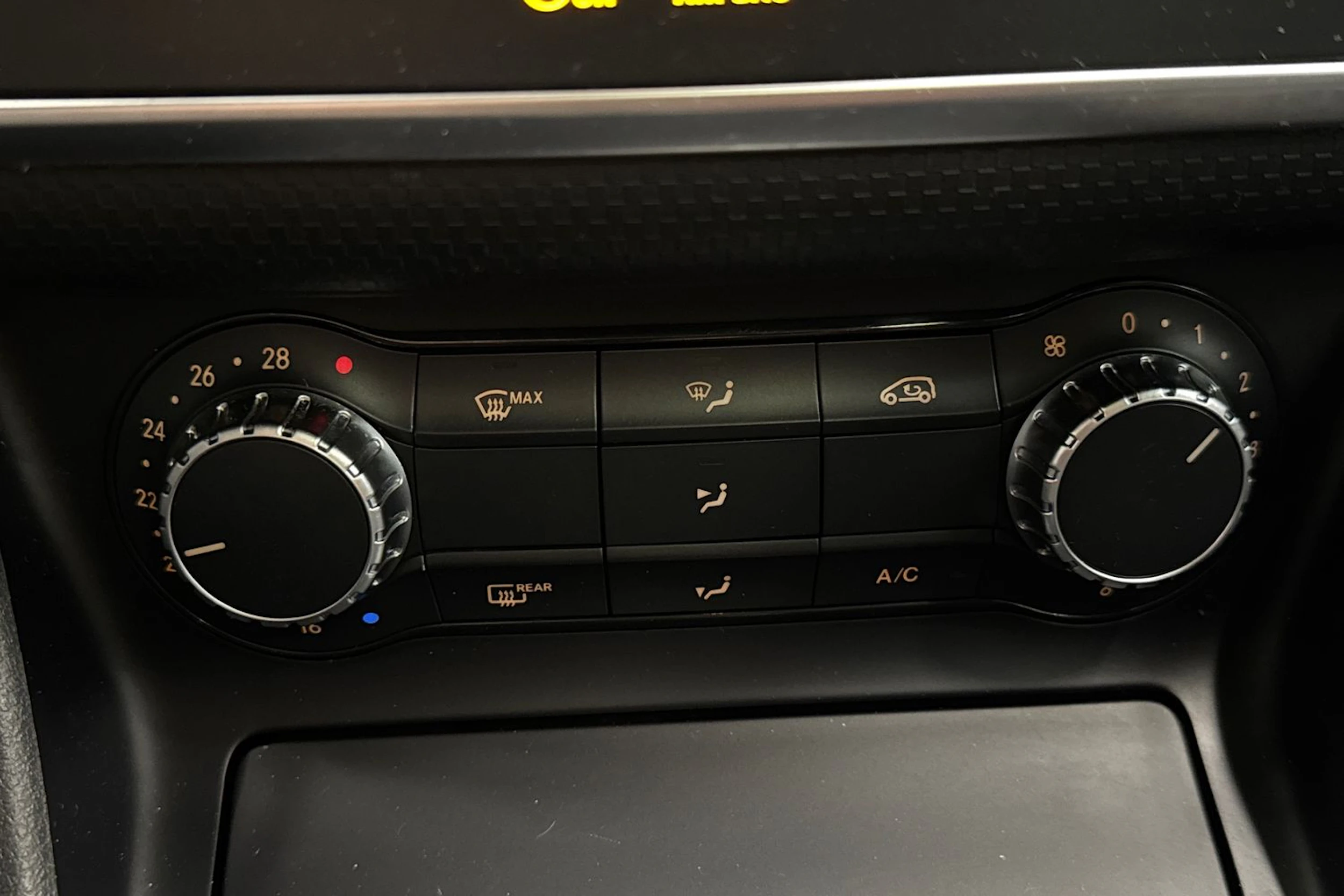 valkoinen Mercedes-Benz A 2014 kuva 27.