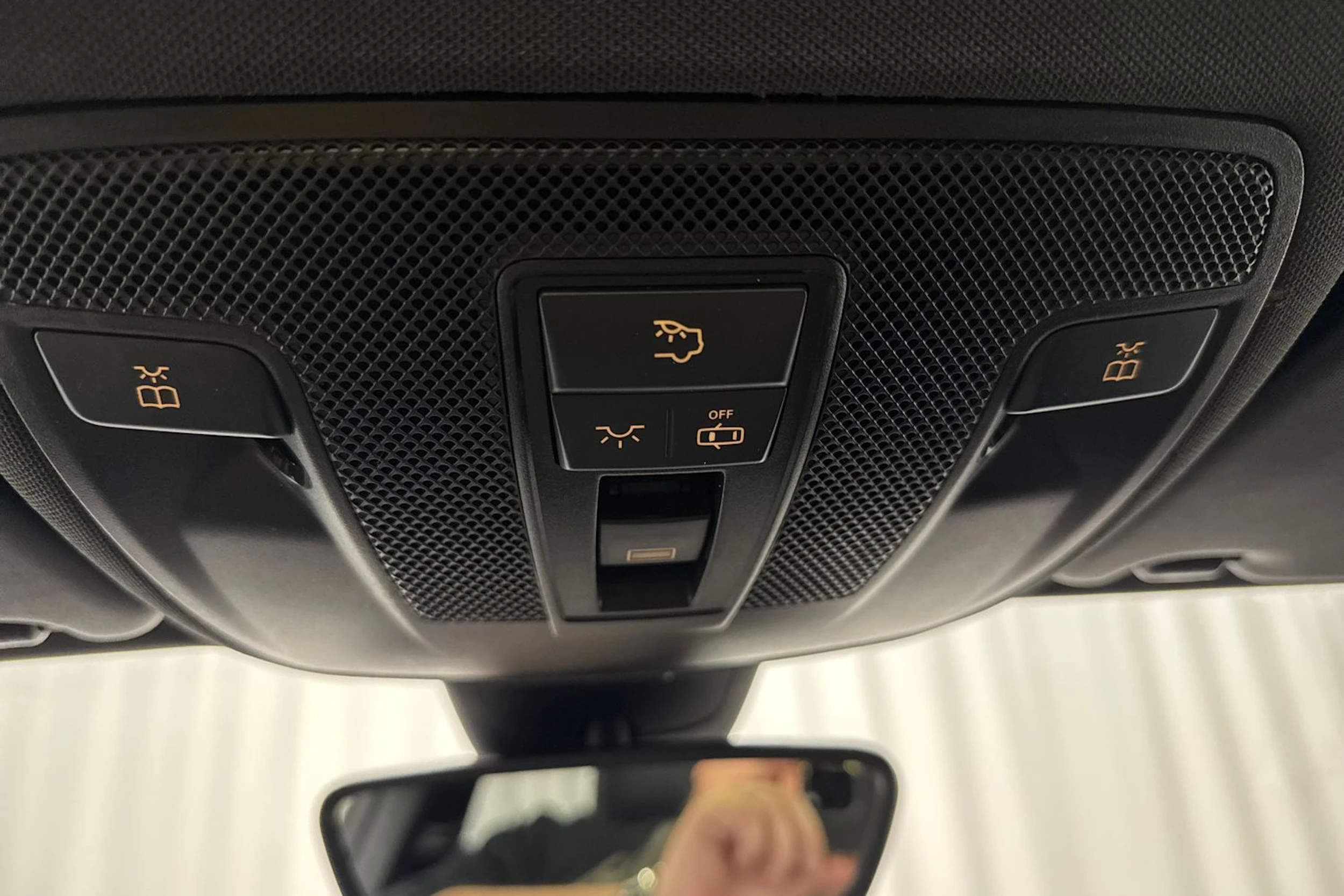 valkoinen Mercedes-Benz A 2014 kuva 29.