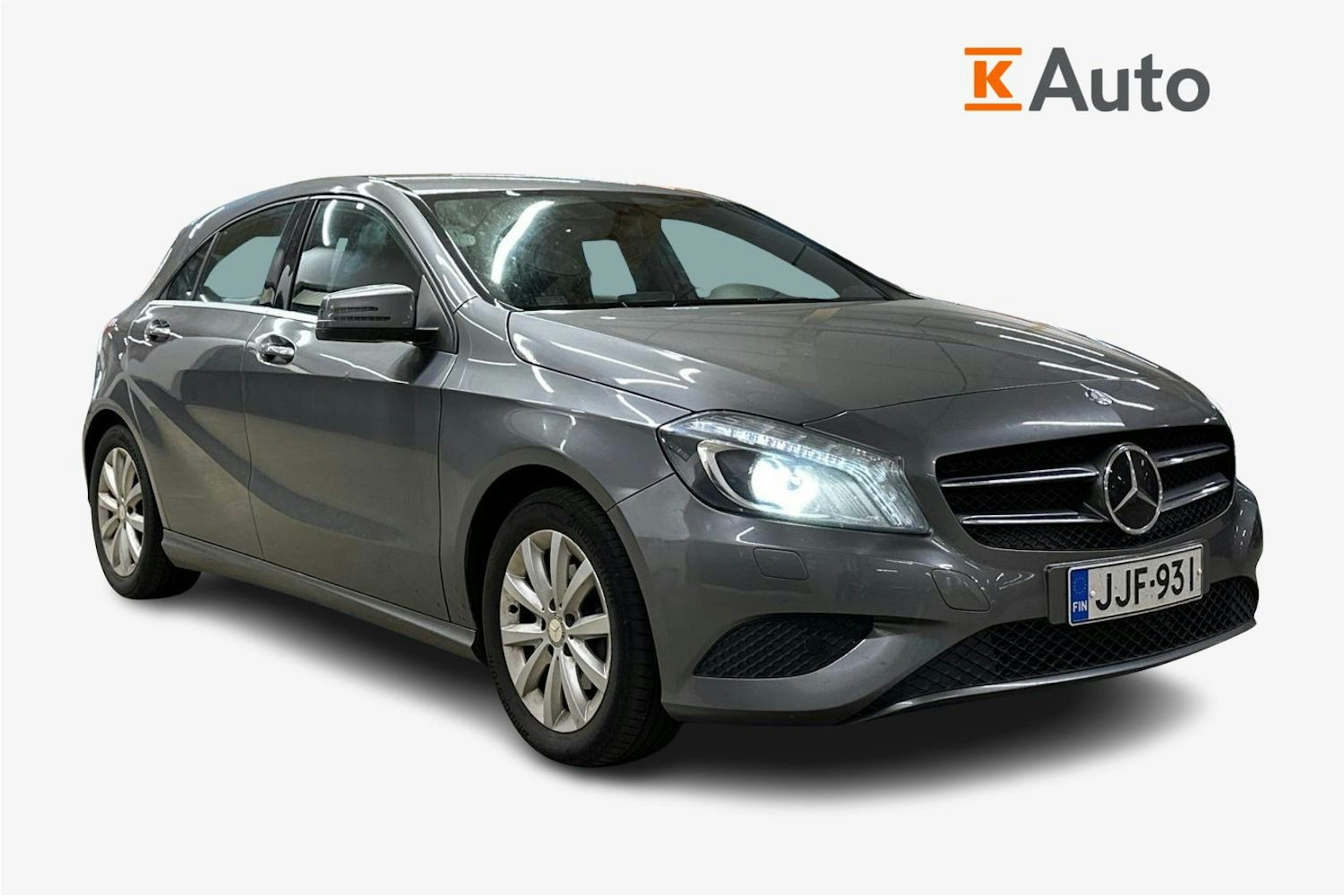 harmaa Mercedes-Benz A 2014 kuva 1.