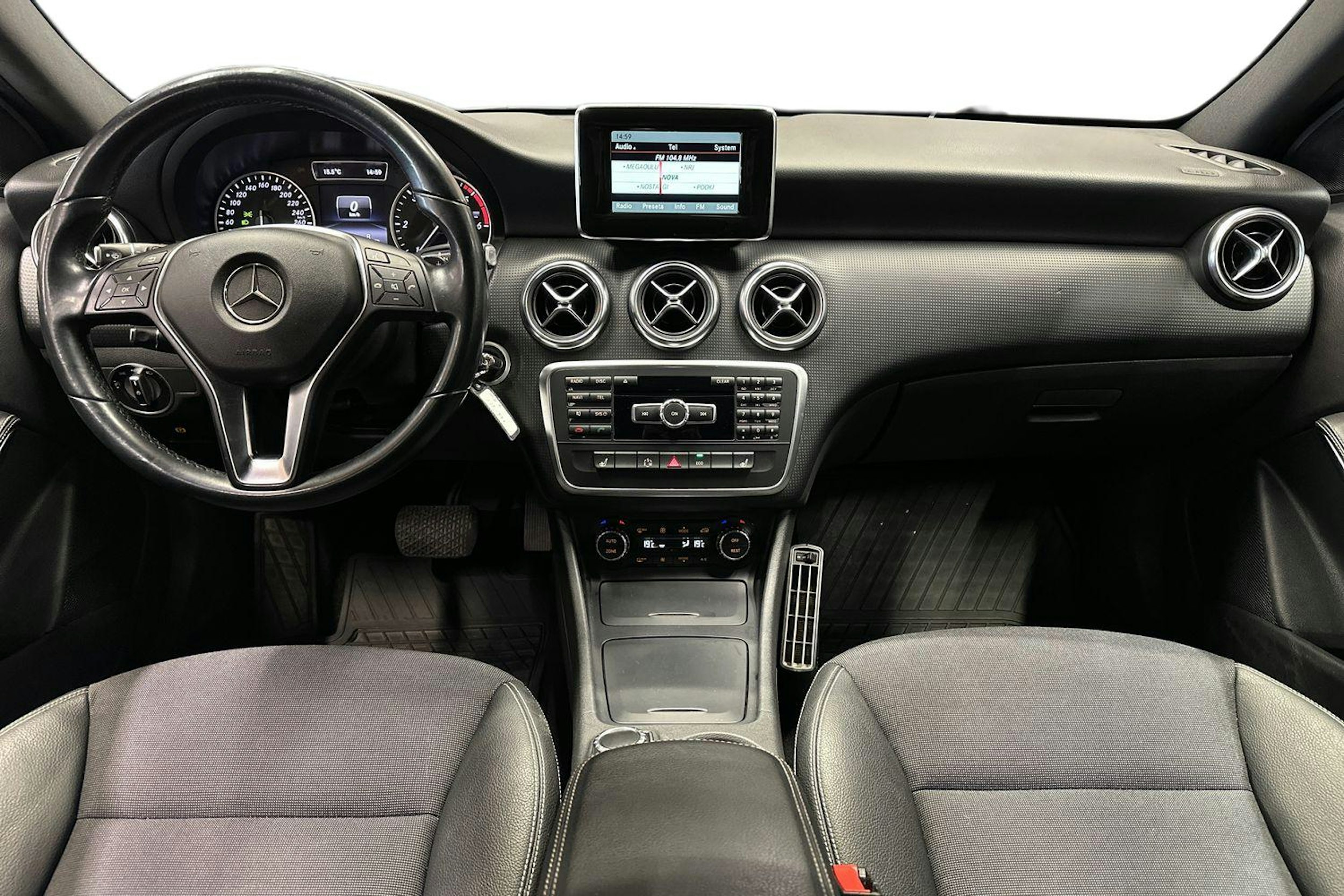 harmaa Mercedes-Benz A 2014 kuva 9.