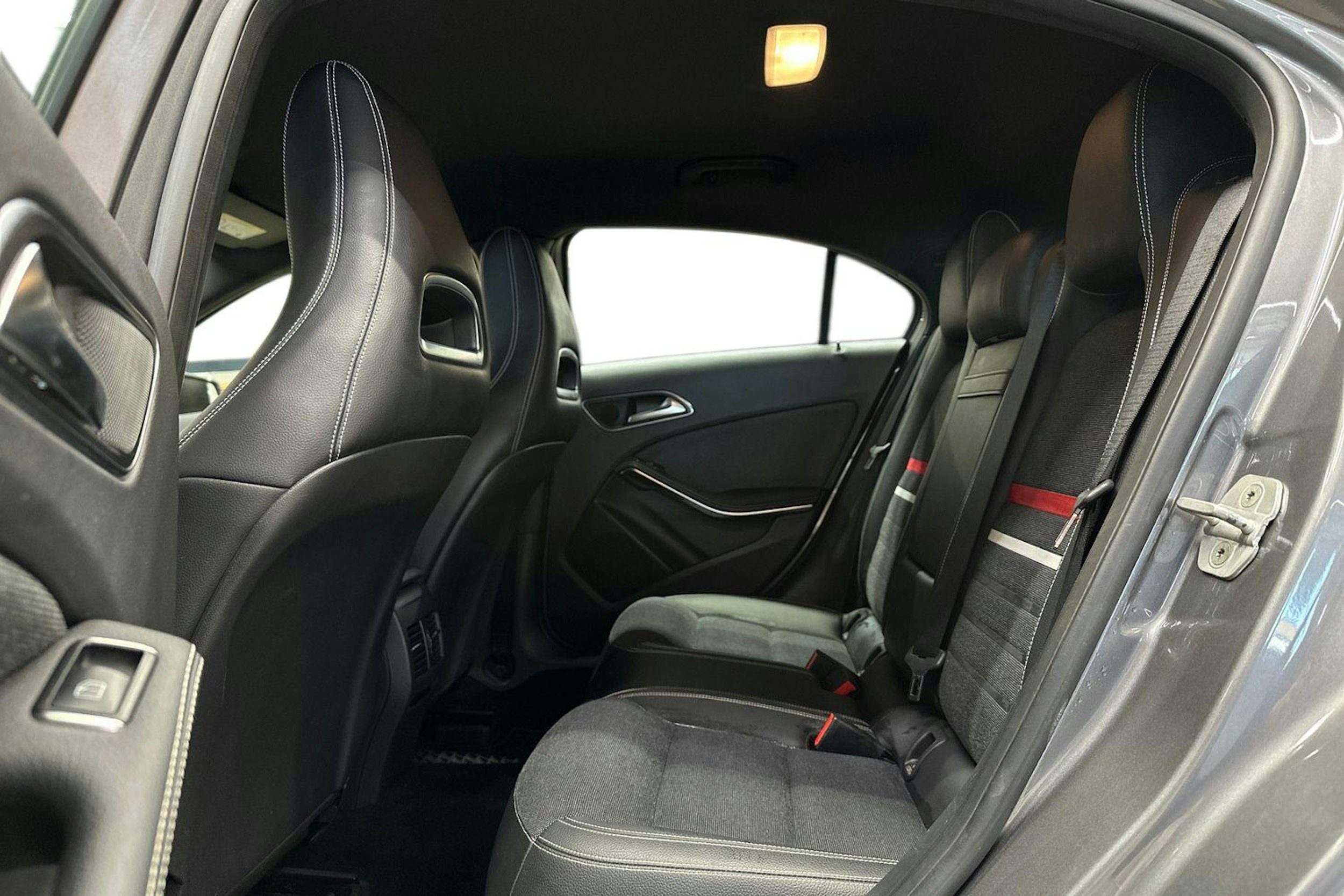 harmaa Mercedes-Benz A 2014 kuva 10.