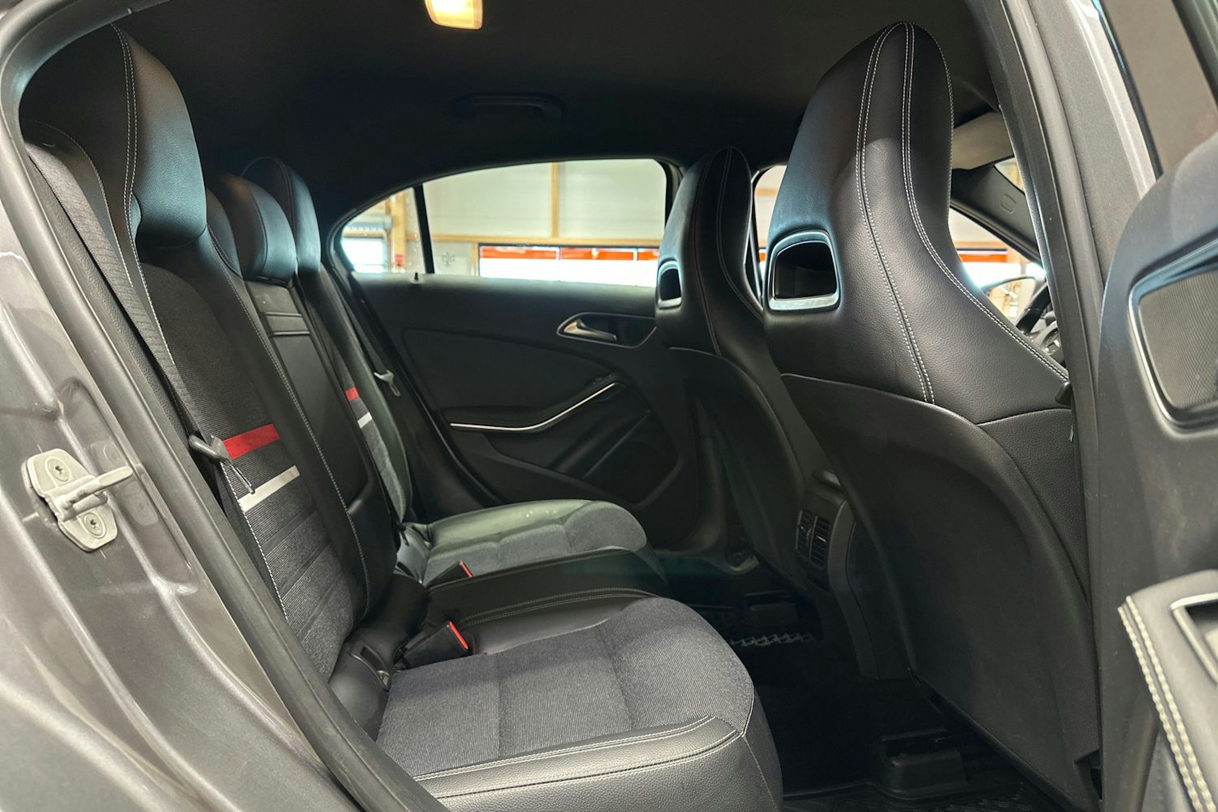 harmaa Mercedes-Benz A 2014 kuva 16.
