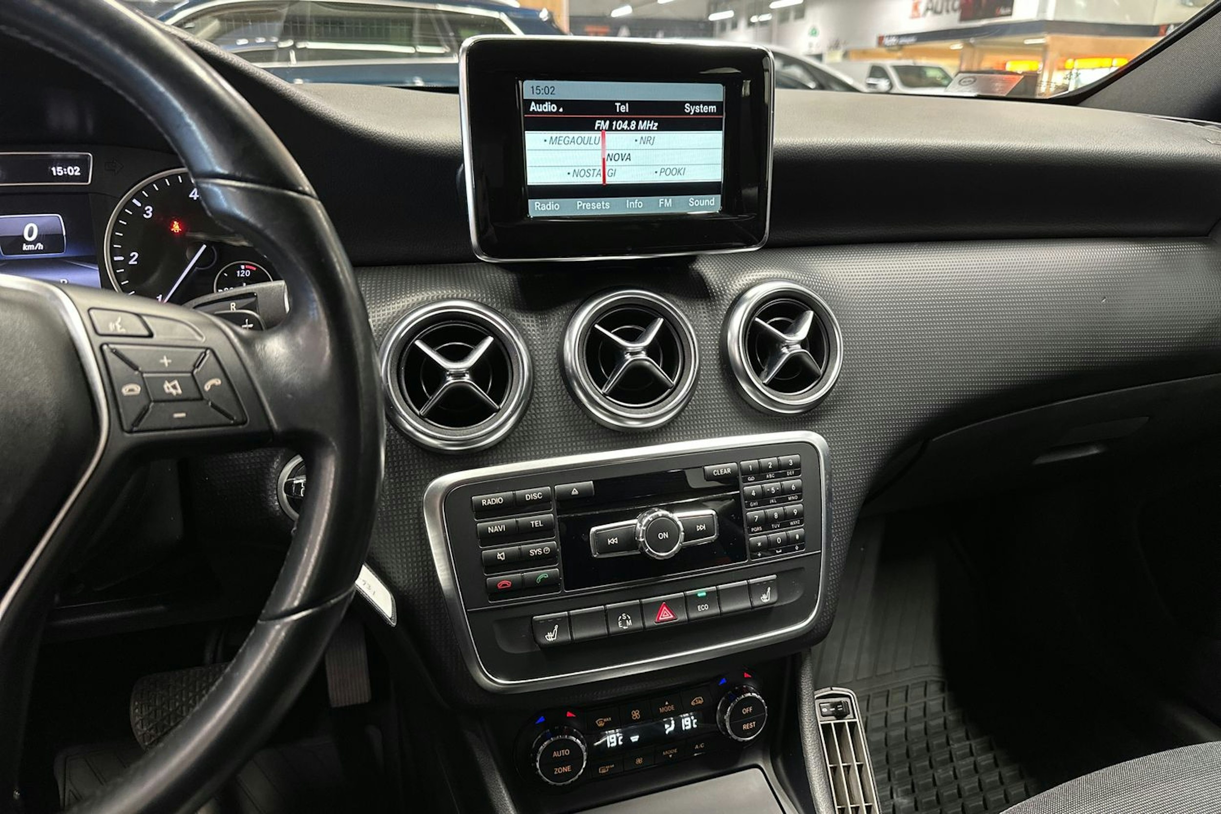 harmaa Mercedes-Benz A 2014 kuva 20.