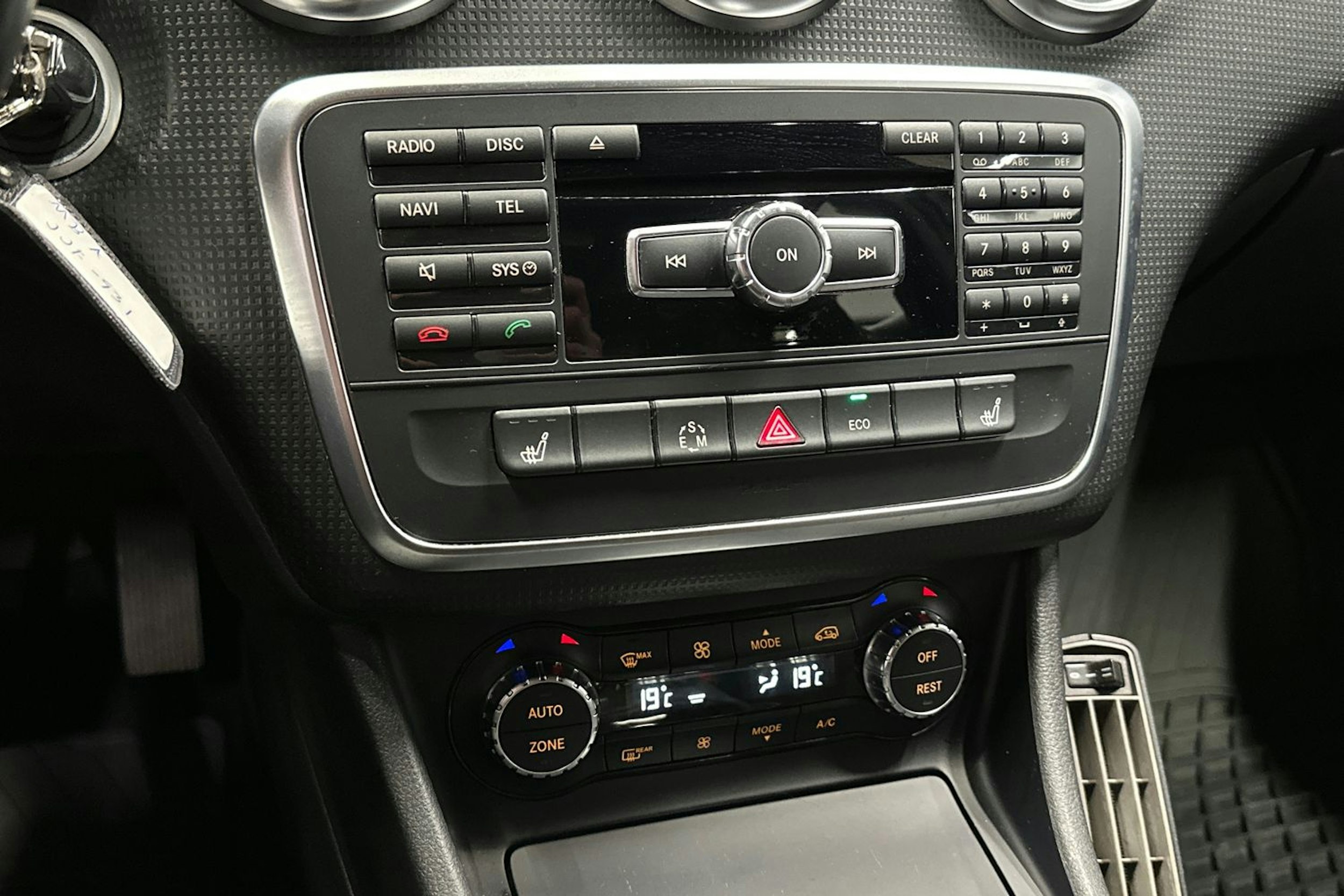 harmaa Mercedes-Benz A 2014 kuva 21.