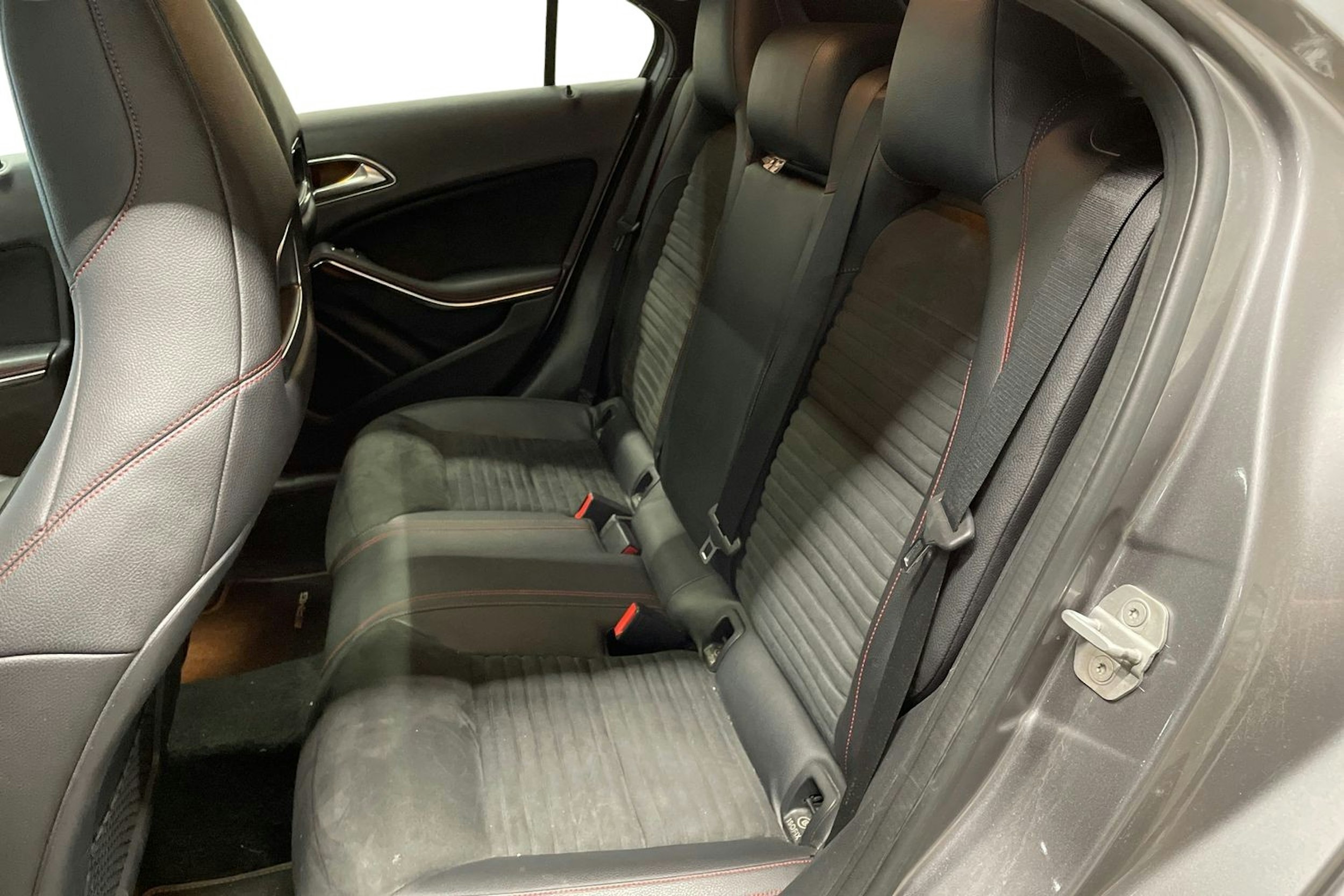 Harmaa Mercedes-Benz A 2014 kuva 10.