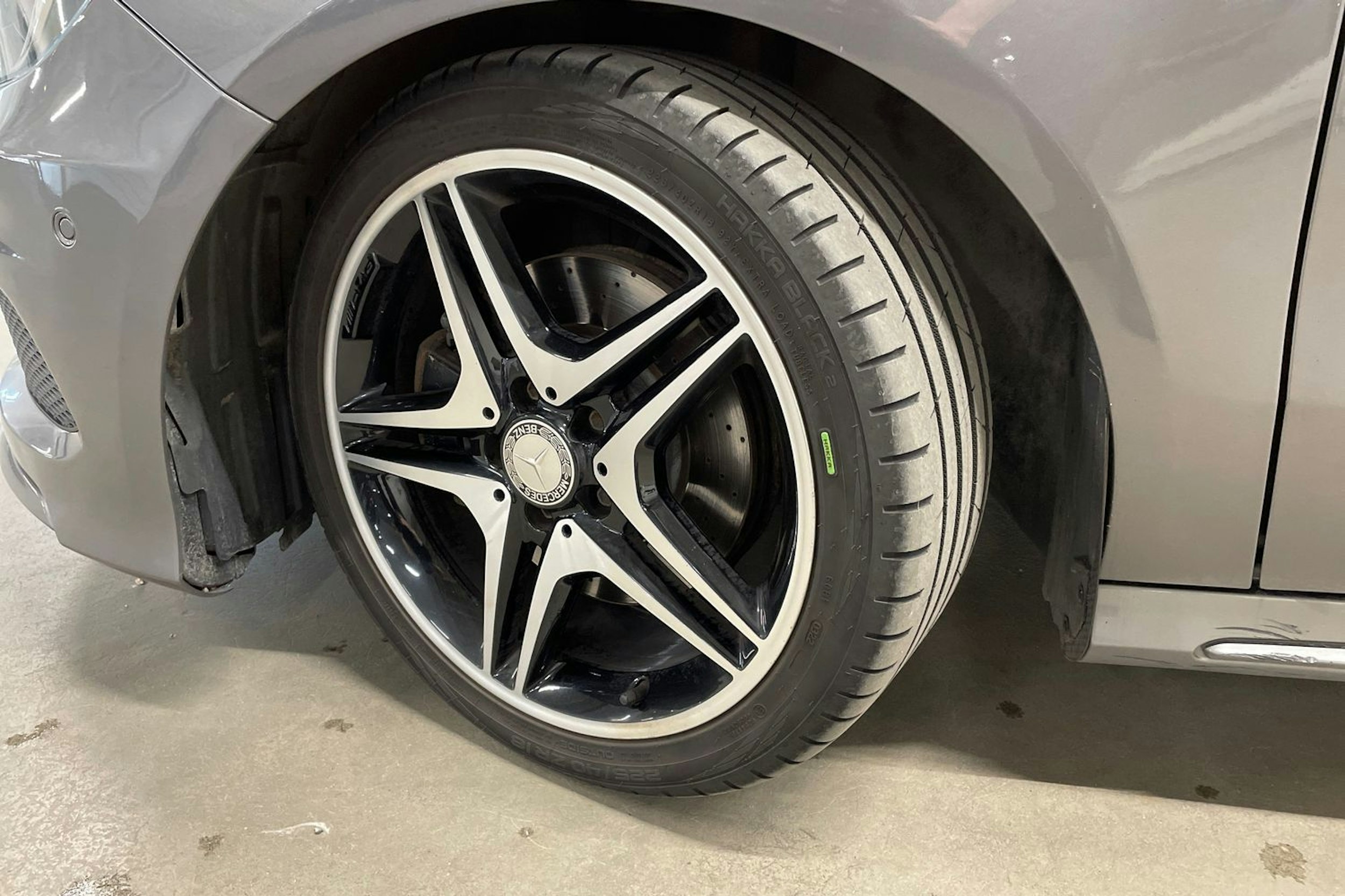 Harmaa Mercedes-Benz A 2014 kuva 13.