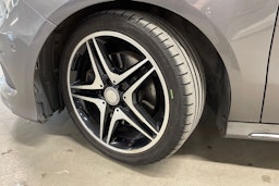Harmaa Mercedes-Benz A 2014 kuva 13.