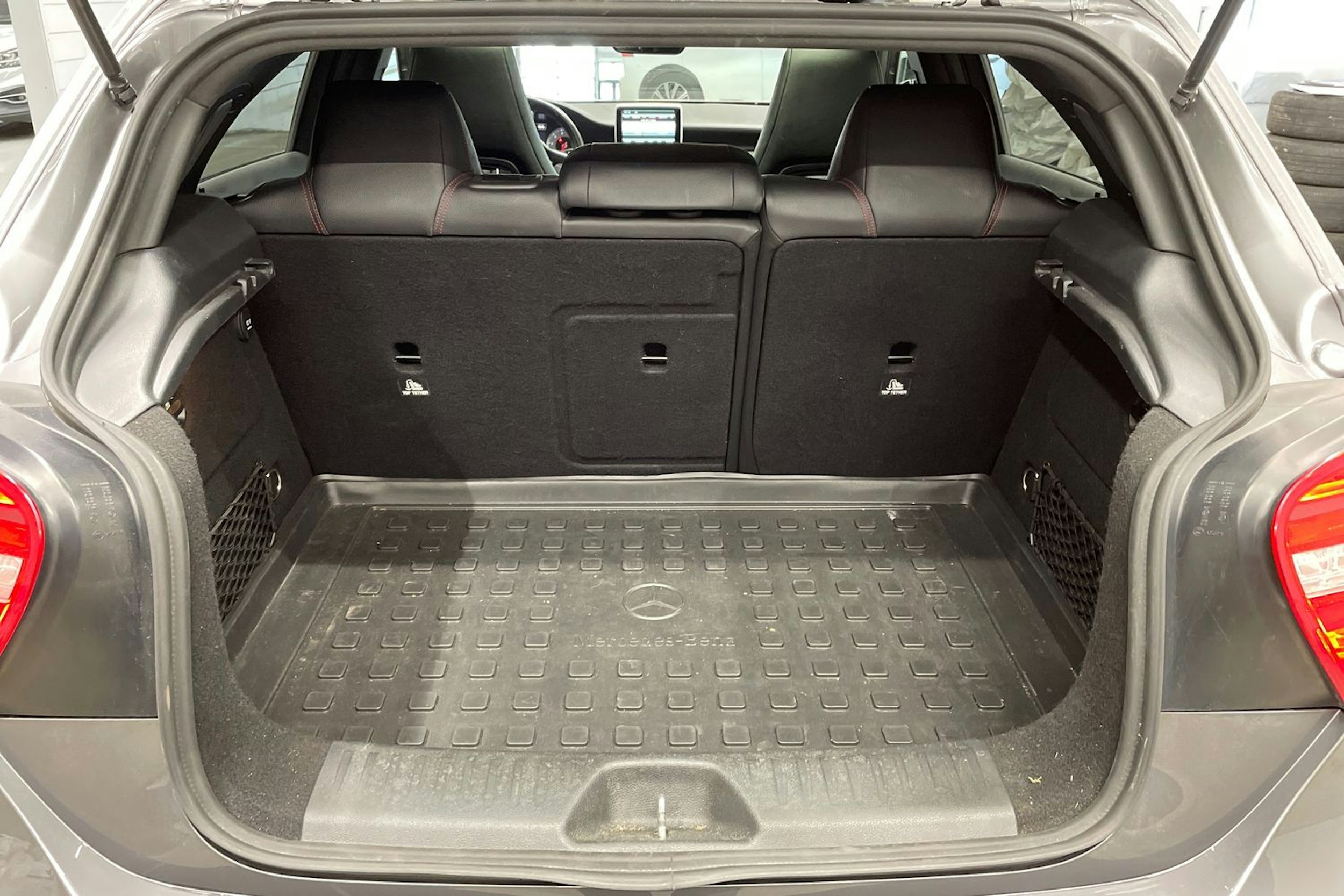 Harmaa Mercedes-Benz A 2014 kuva 15.