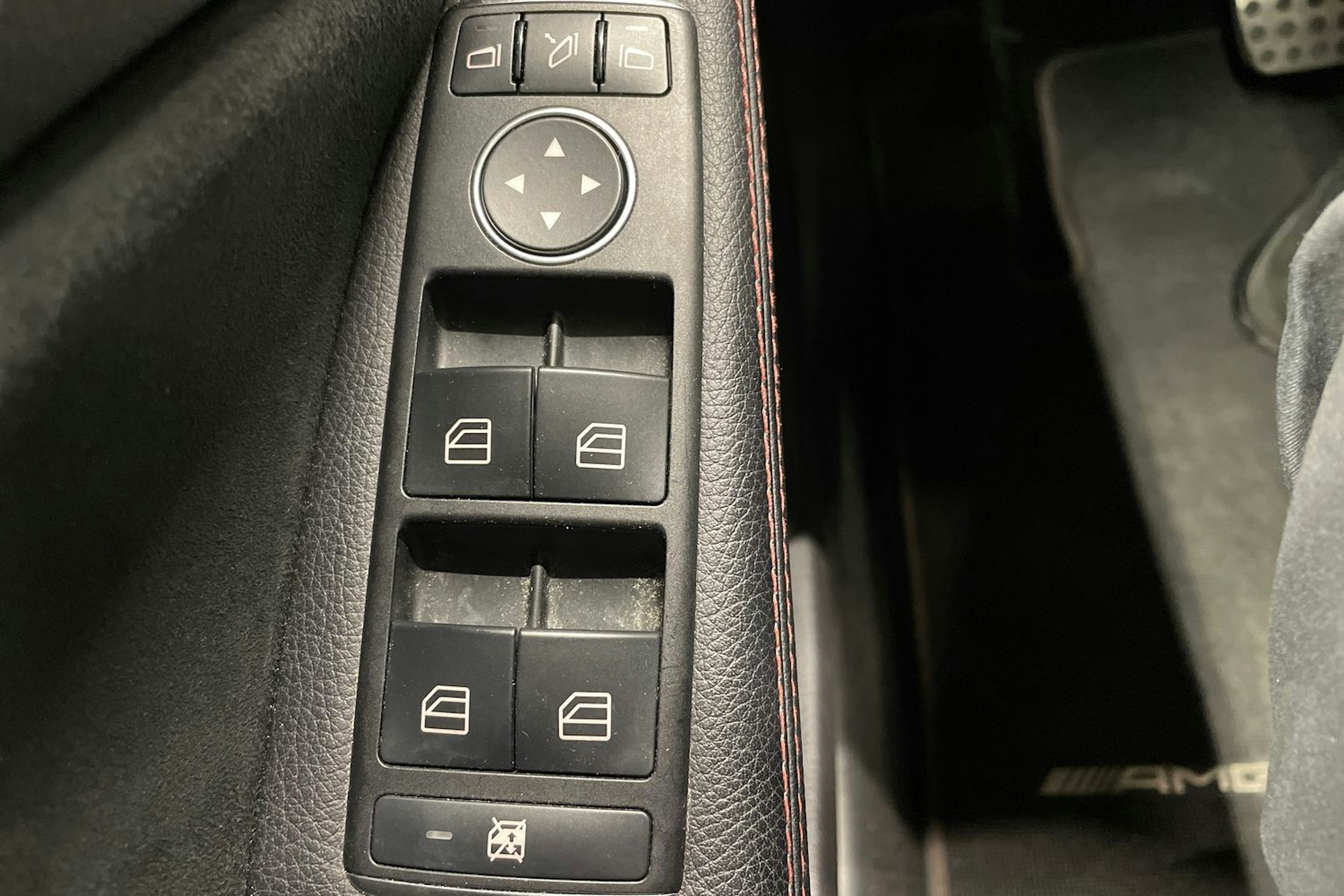 Harmaa Mercedes-Benz A 2014 kuva 19.
