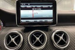 Harmaa Mercedes-Benz A 2014 kuva 22.