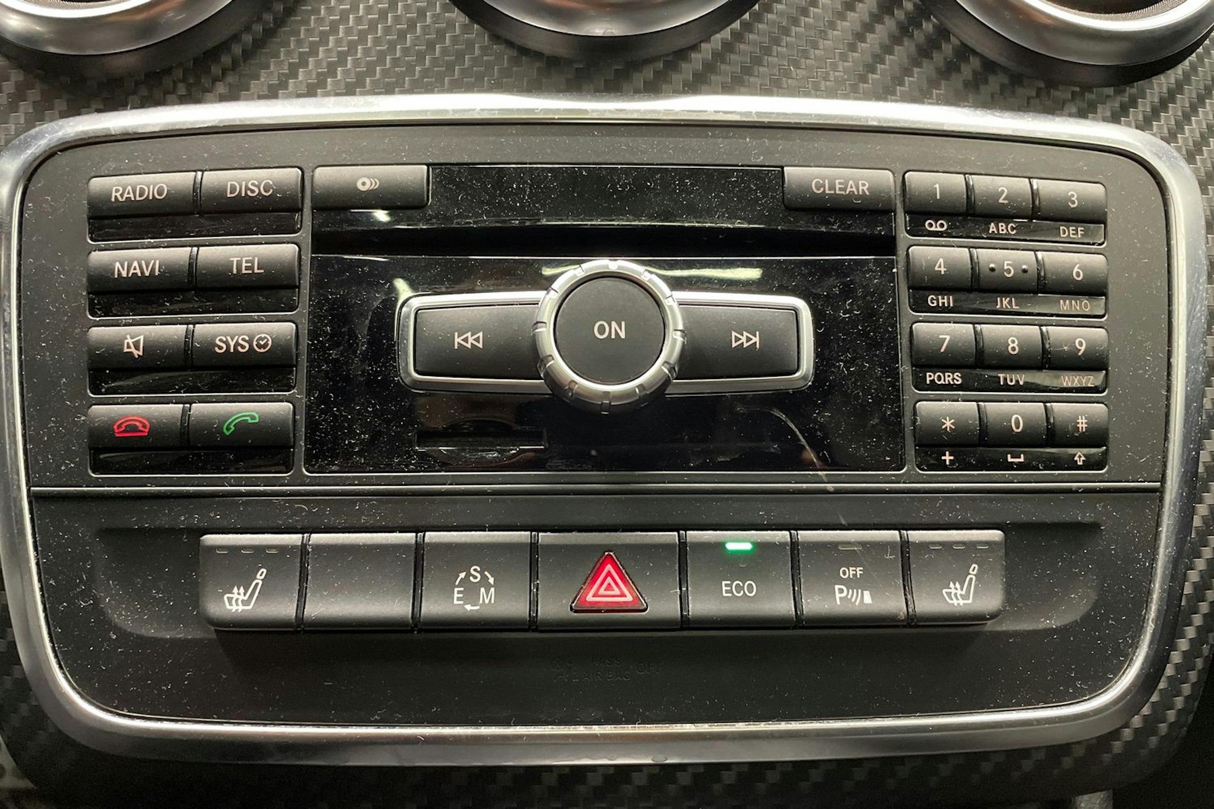 Harmaa Mercedes-Benz A 2014 kuva 23.