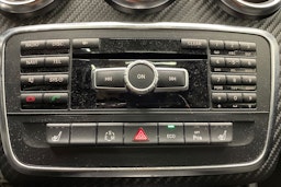 Harmaa Mercedes-Benz A 2014 kuva 23.