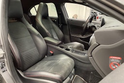 Harmaa Mercedes-Benz A 2014 kuva 28.