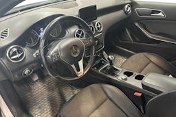 harmaa Mercedes-Benz A 2014 kuva 3.