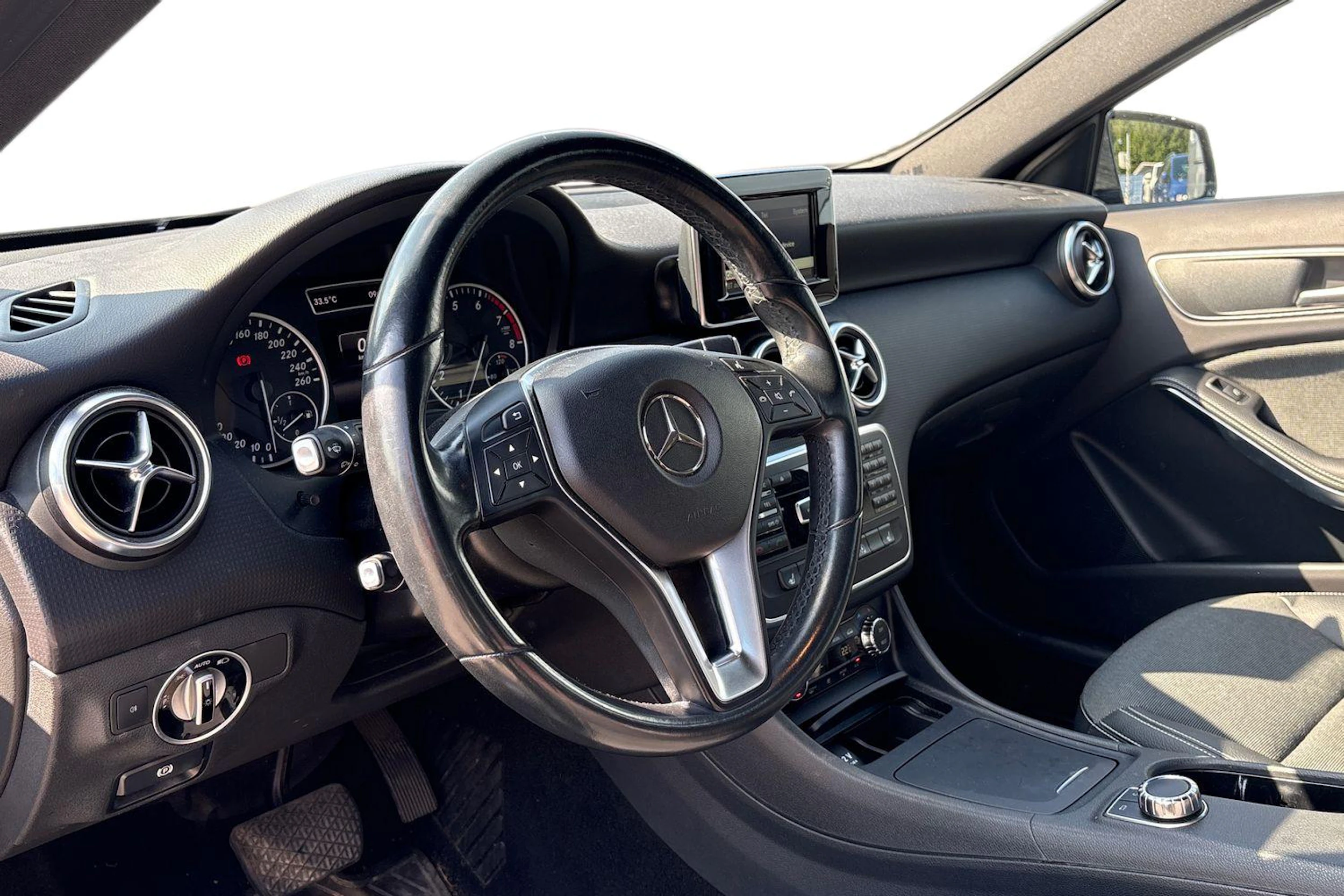 musta Mercedes-Benz A 2015 kuva 3.