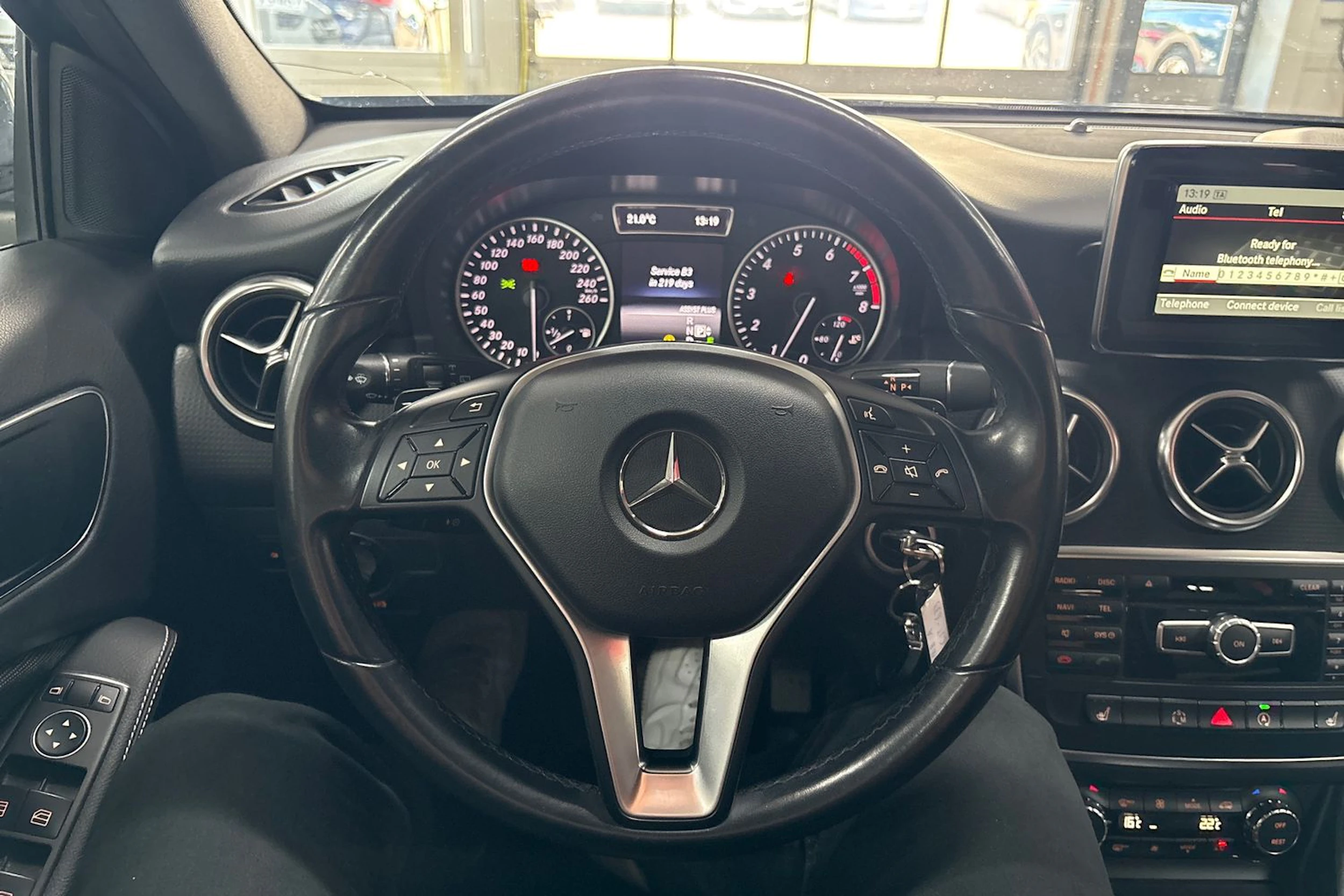 musta Mercedes-Benz A 2015 kuva 11.
