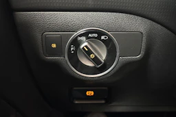 musta Mercedes-Benz A 2015 kuva 17.
