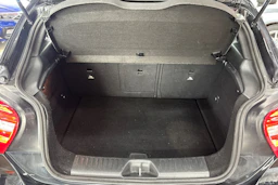 musta Mercedes-Benz A 2015 kuva 19.
