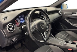 sininen Mercedes-Benz A 2015 kuva 6.