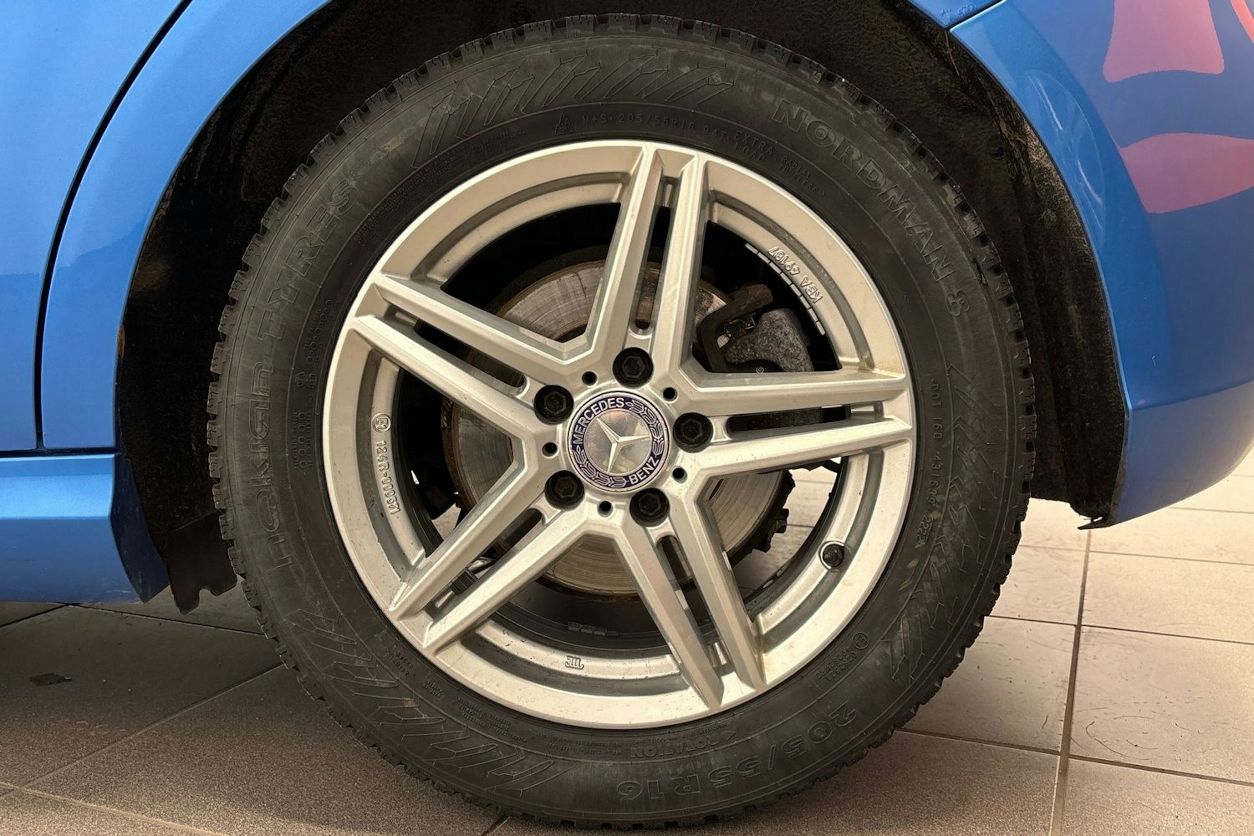 sininen Mercedes-Benz A 2015 kuva 9.