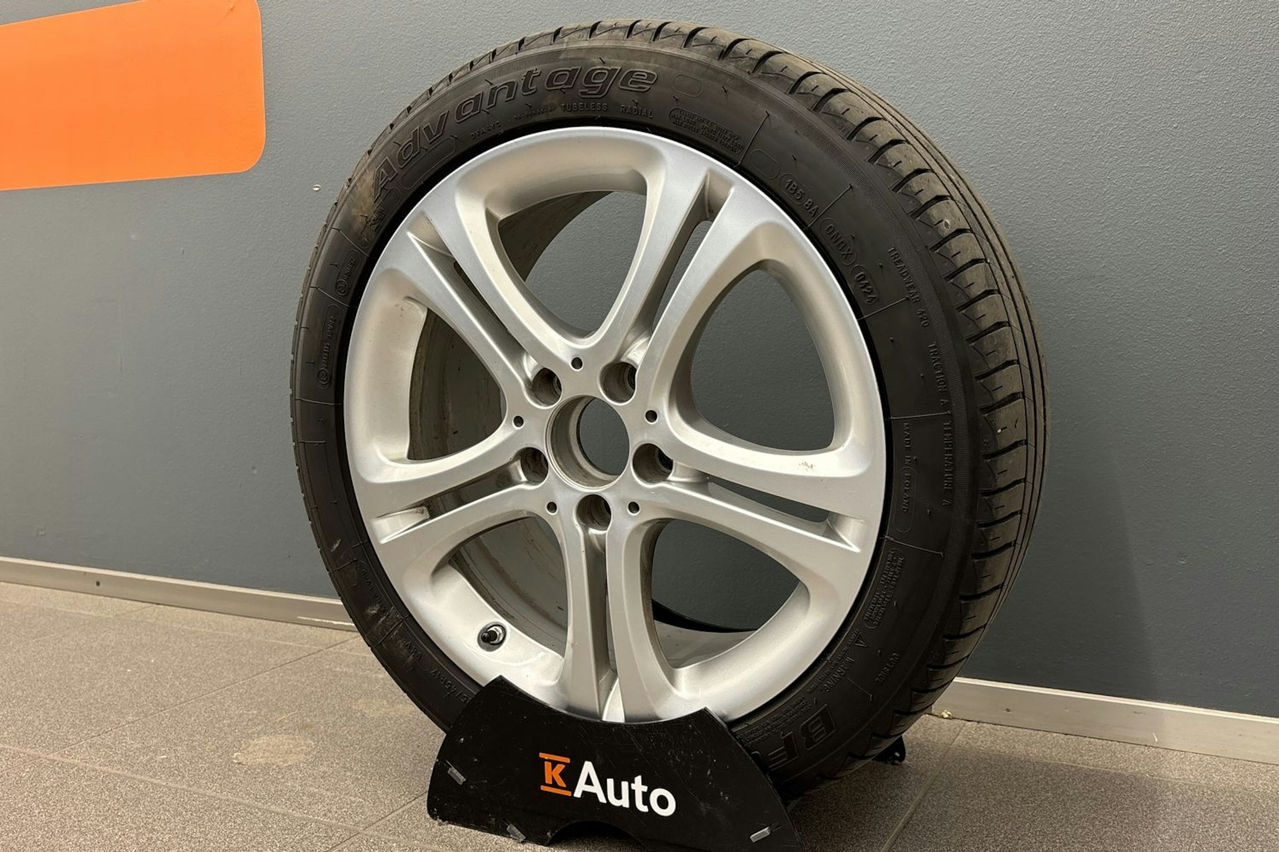 sininen Mercedes-Benz A 2015 kuva 10.