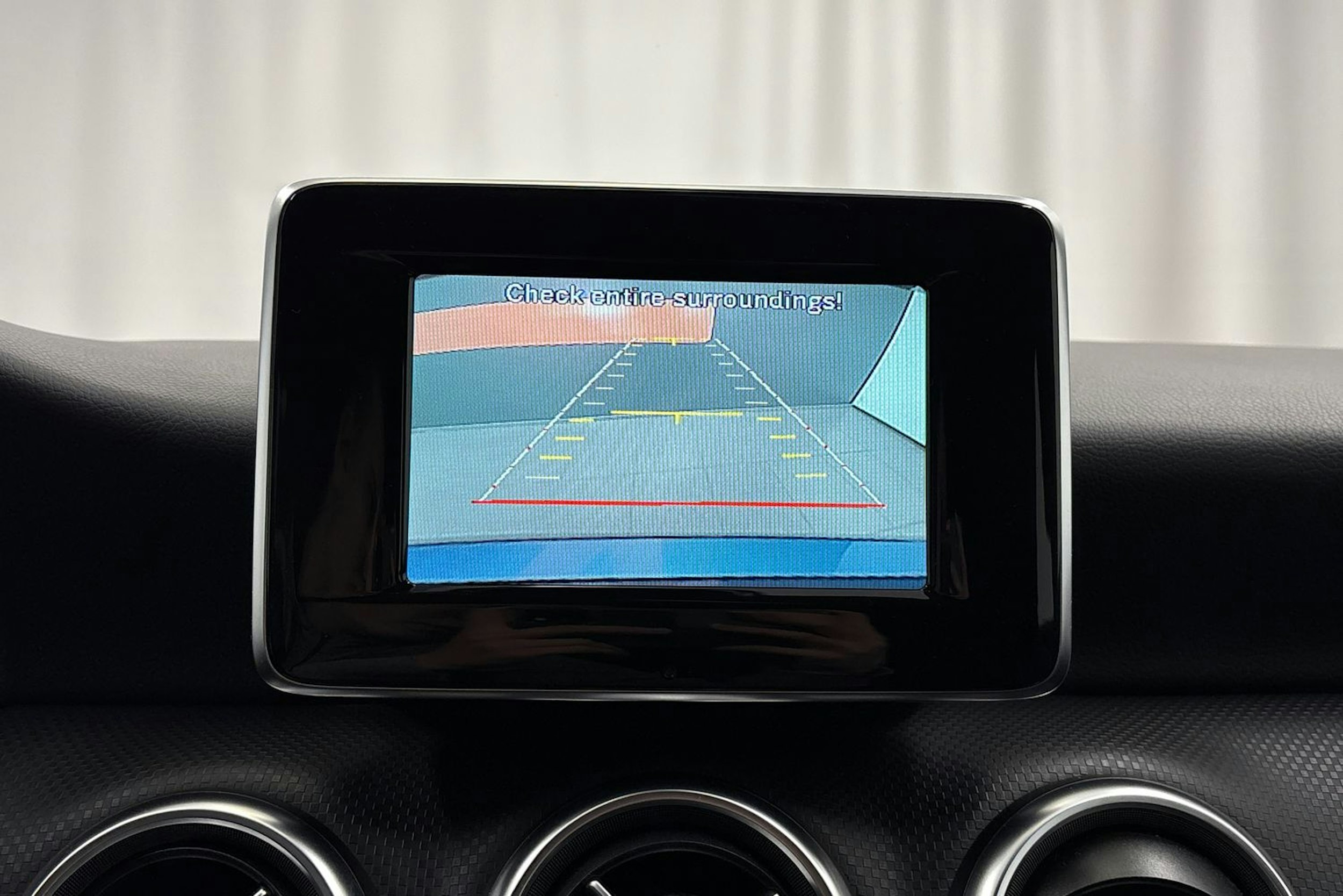 sininen Mercedes-Benz A 2015 kuva 17.