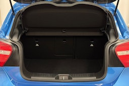 sininen Mercedes-Benz A 2015 kuva 19.