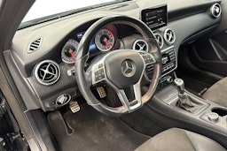 Musta Mercedes-Benz A 2015 kuva 7.