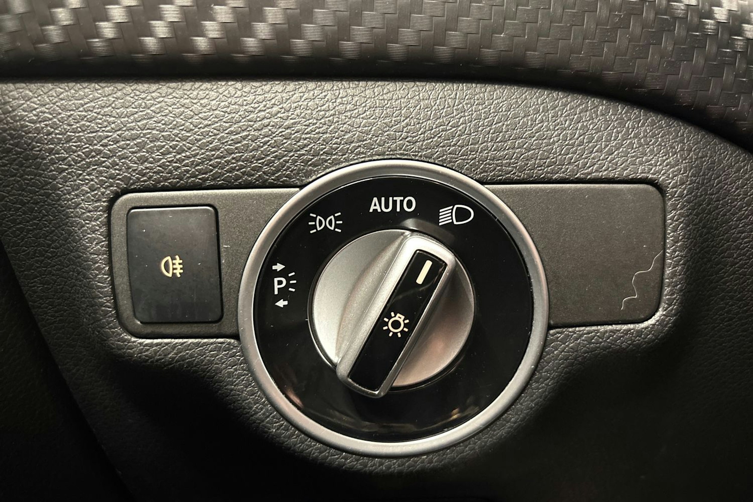 Musta Mercedes-Benz A 2015 kuva 16.